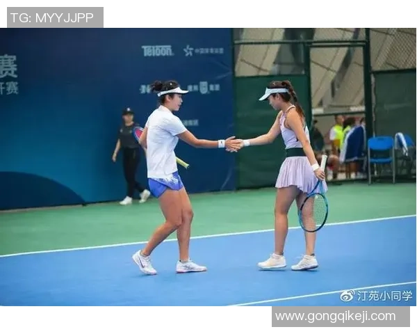 赛后分析:上海网球队与重庆网球队的默契配合与战术探讨 赛后分析:上海网球队与重庆网球队的默契配合与战术探讨