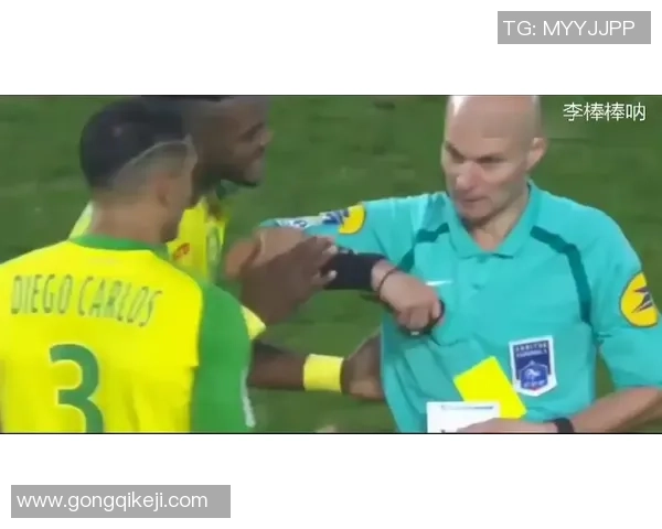 足球场上的幽默大师那些搞笑的足球明星们让你捧腹大笑的瞬间